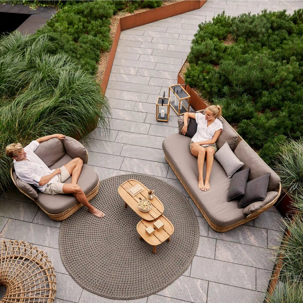 DISCOVER Outdoor Round Rug in Taupe - Cane-Line | Milola