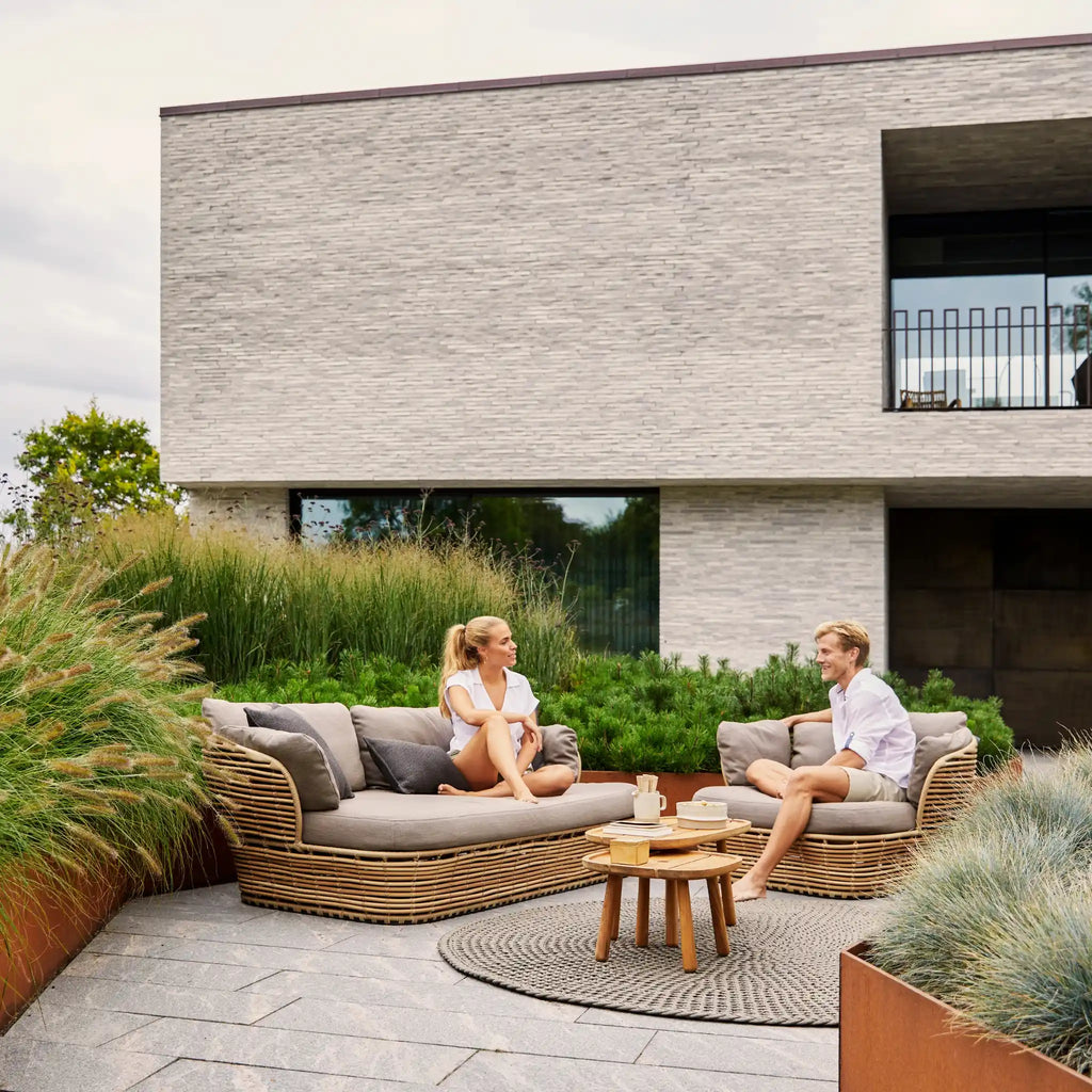 DISCOVER Outdoor Round Rug in Taupe - Cane-Line | Milola