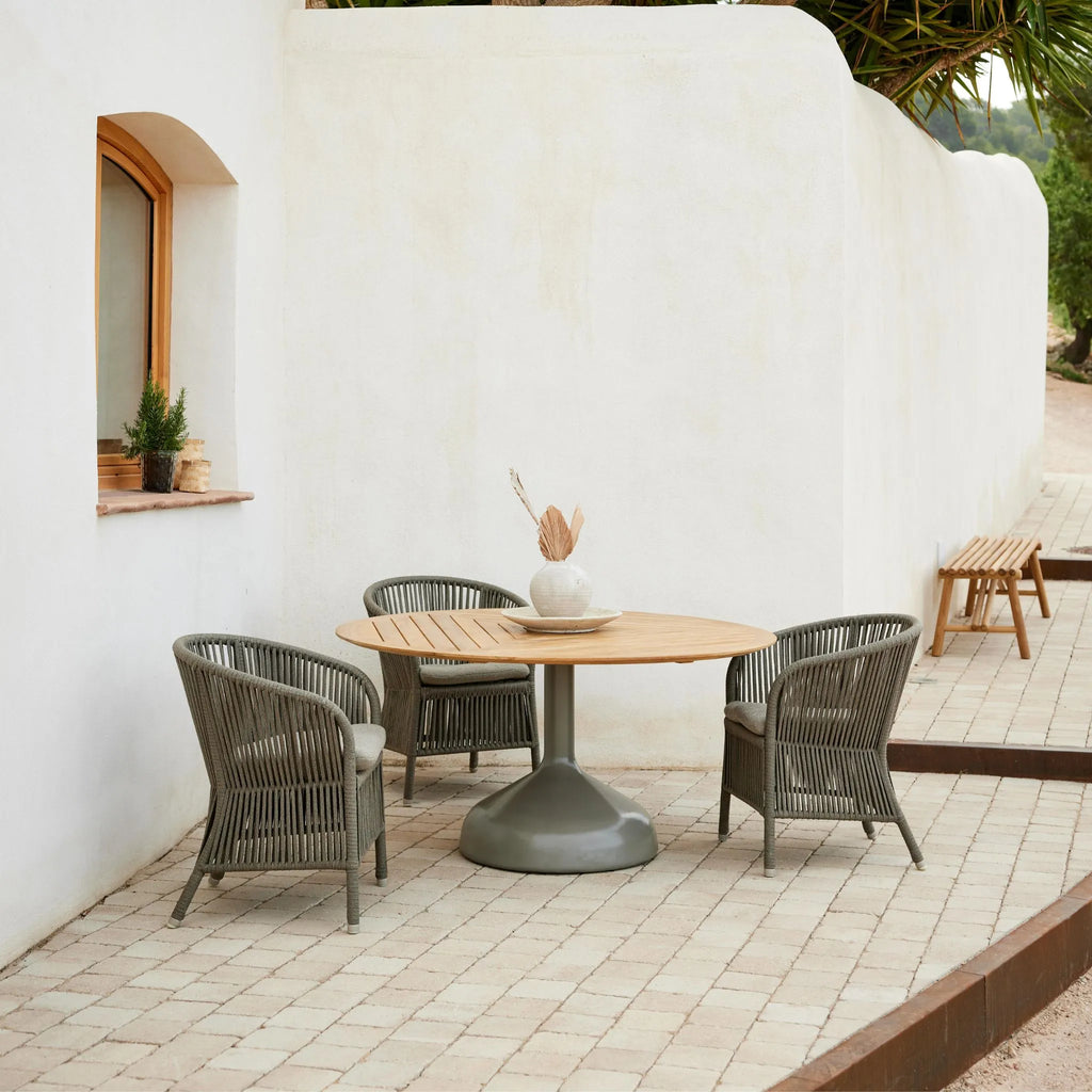 Glaze Outdoor Dining Table - Modern Outdoor Dining Table in Teak - Cane-Line | Milola