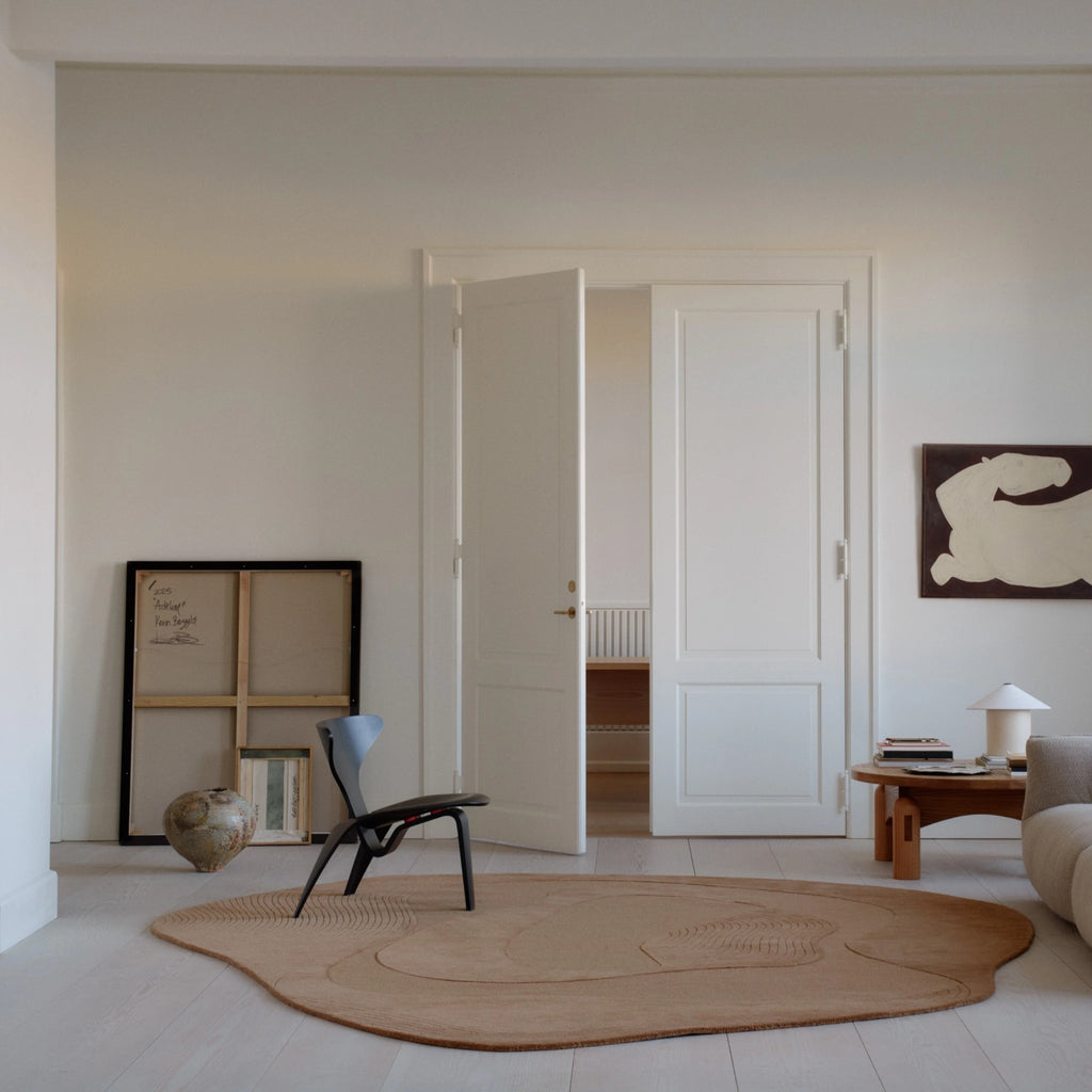 KINDLE POETRY Wool Rug – Organic Shape in Amber - Linie Design | Milola