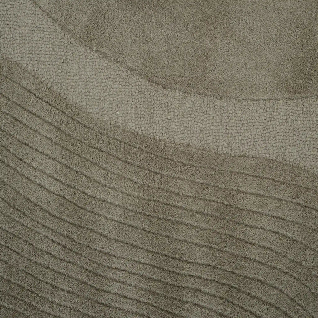 KINDLE POETRY Wool Rug – Organic Shape in Green - Linie Design | Milola