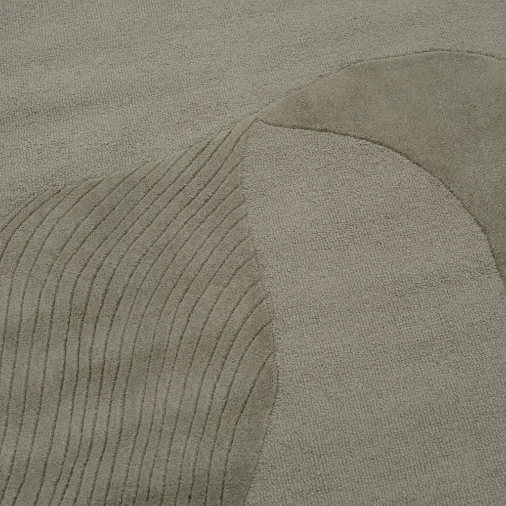 KINDLE POETRY Wool Rug – Organic Shape in Green - Linie Design | Milola