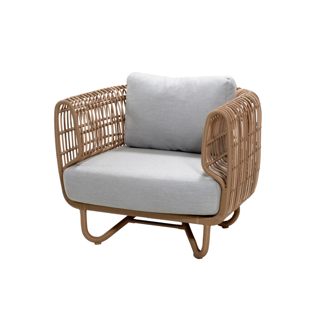 NEST Rattan-Gartenliegestuhl