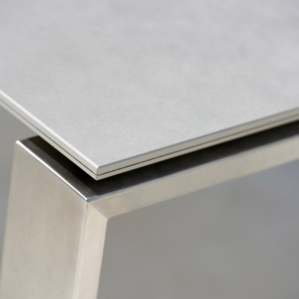 EDGE - Extendable Outdoor - Dining Table - Ceramic&Steel - Cane-Line | Milola